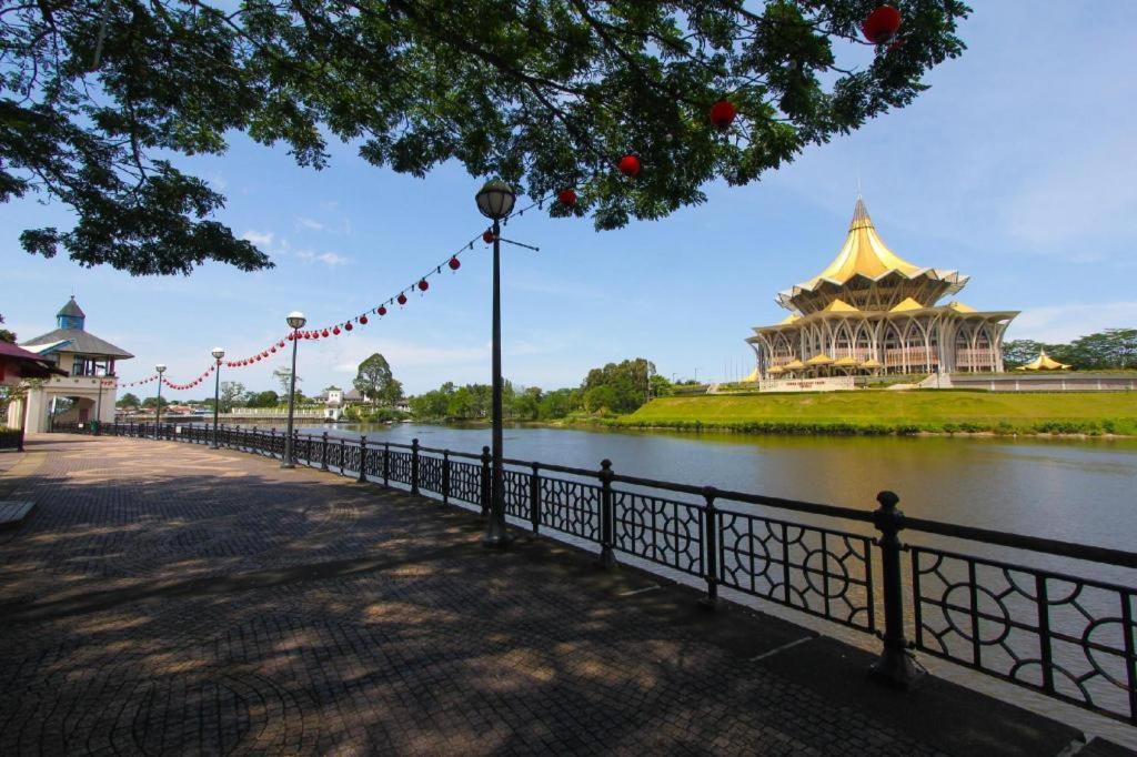 Zotel Business & Leisure Hotel Kuching Exterior foto