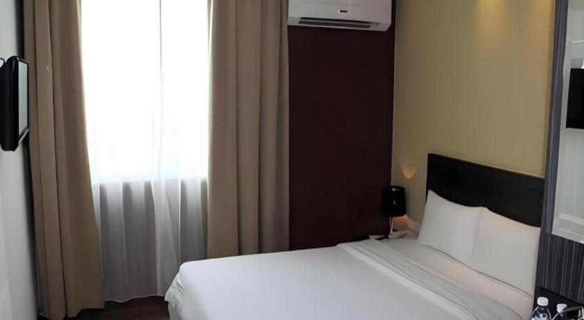 Zotel Business & Leisure Hotel Kuching Exterior foto