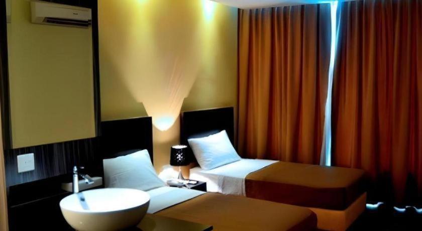Zotel Business & Leisure Hotel Kuching Exterior foto