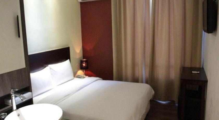 Zotel Business & Leisure Hotel Kuching Exterior foto