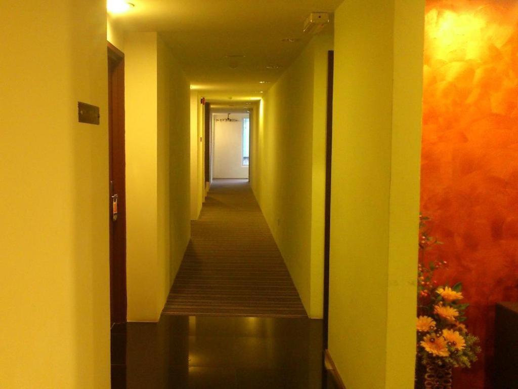 Zotel Business & Leisure Hotel Kuching Exterior foto